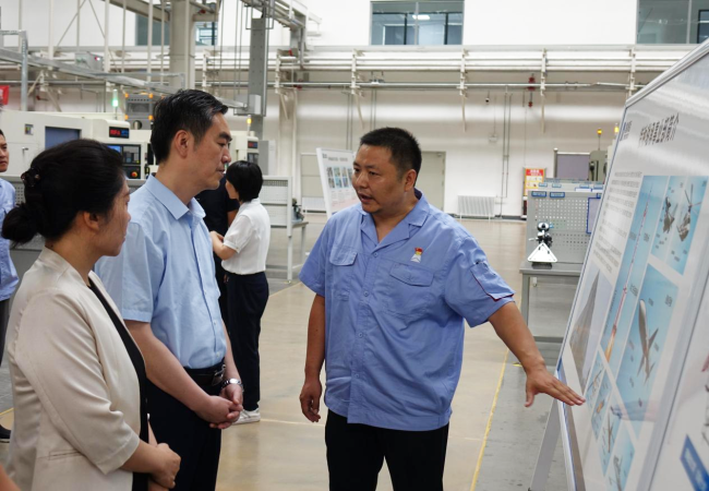 河南省工信廳黨組成員、副廳長孫永民一行蒞臨公司考察調(diào)研